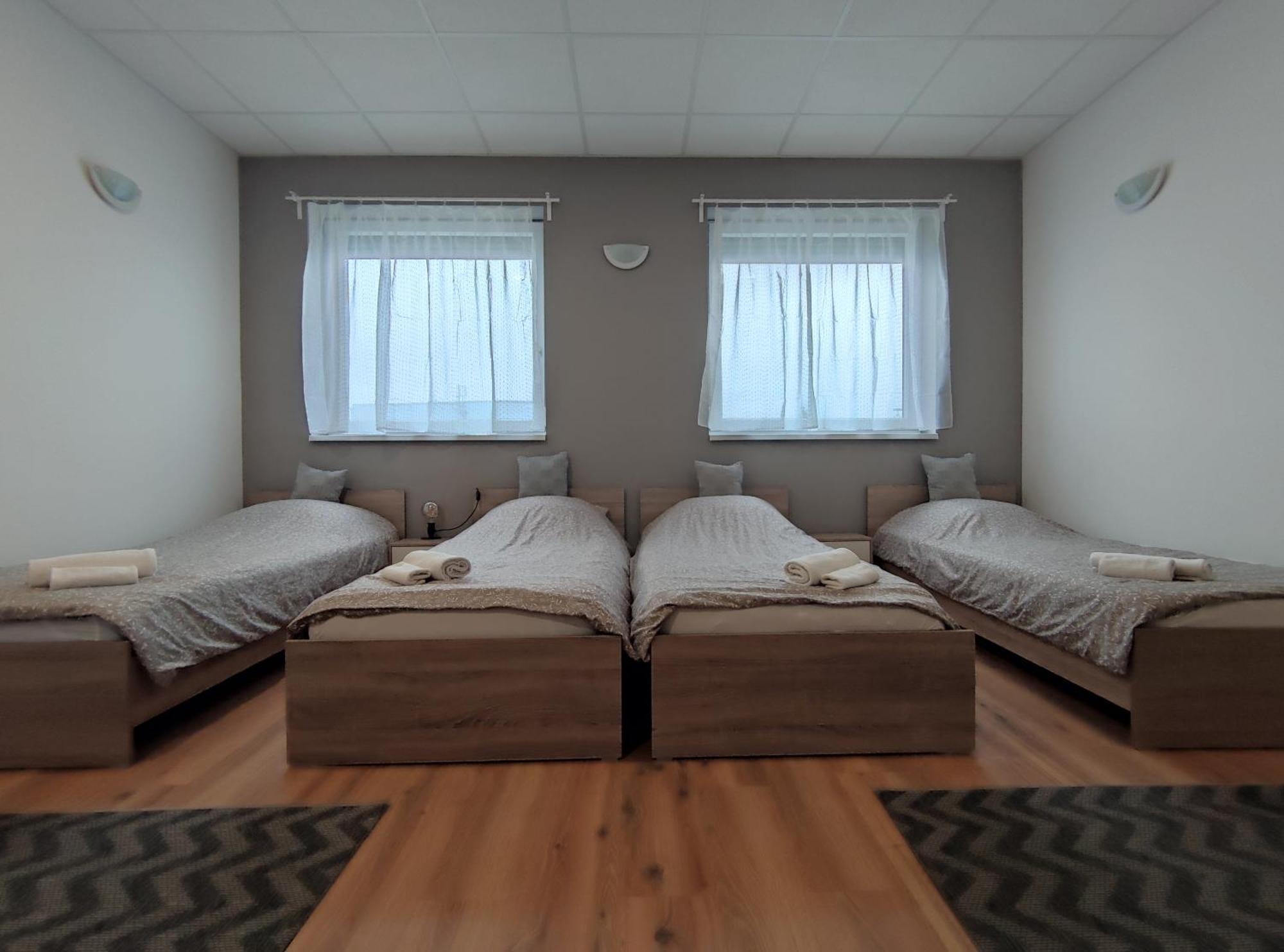Szilas Park Motel Nagytarcsa Eksteriør billede